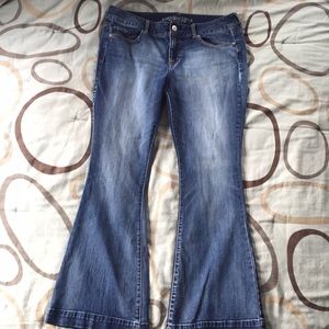 American Eagle Modern Flare, size 16.